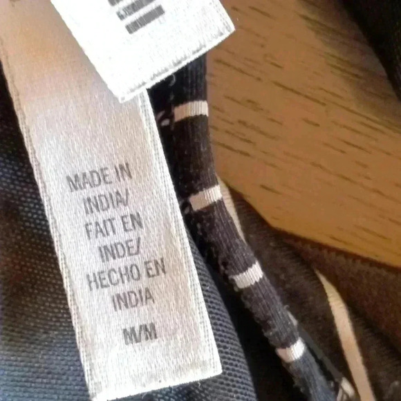 Victoria Secret Sports Bra M Like New - Picture 3 of 4